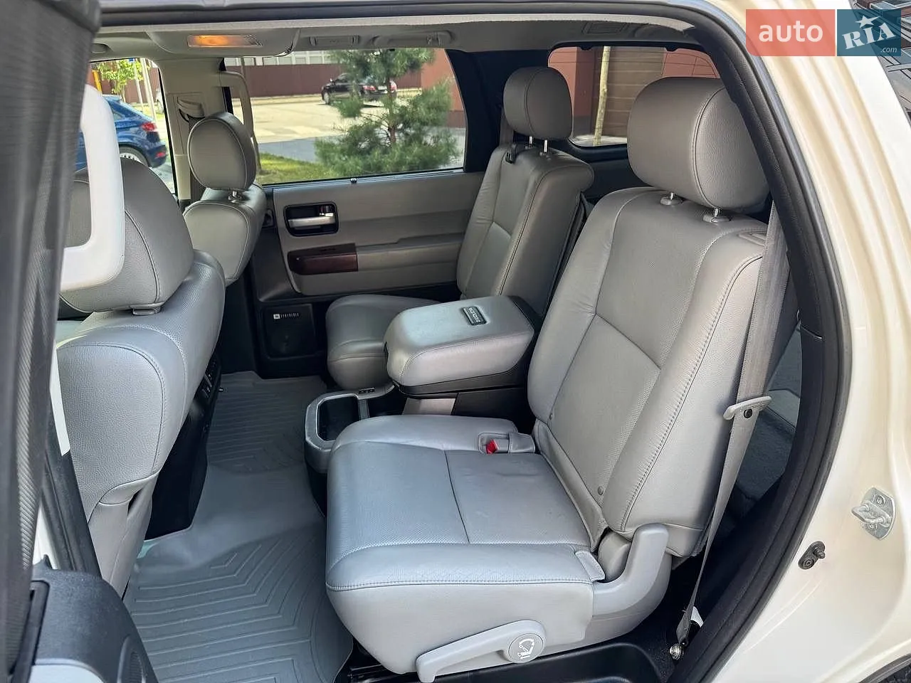2013 Toyota Sequoia - мініатюра 42