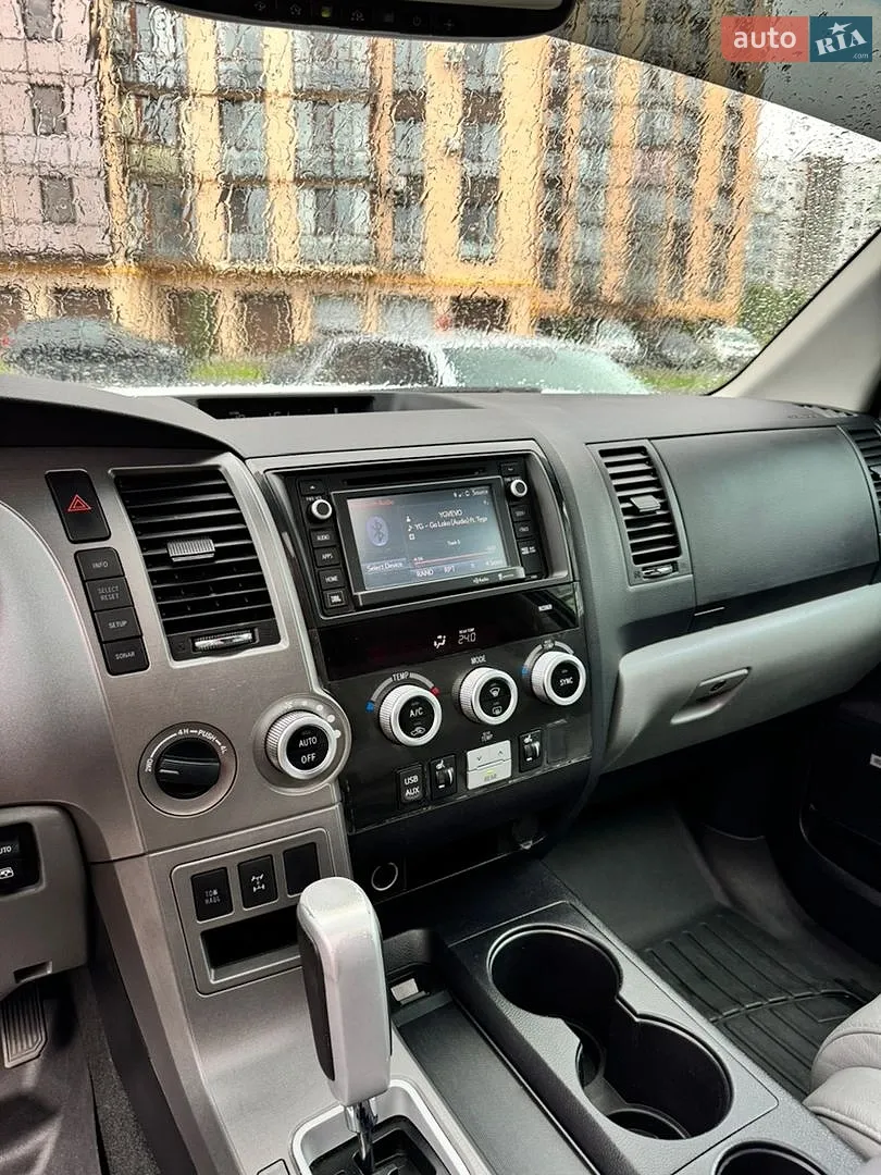 2014 Toyota Sequoia - мініатюра 9