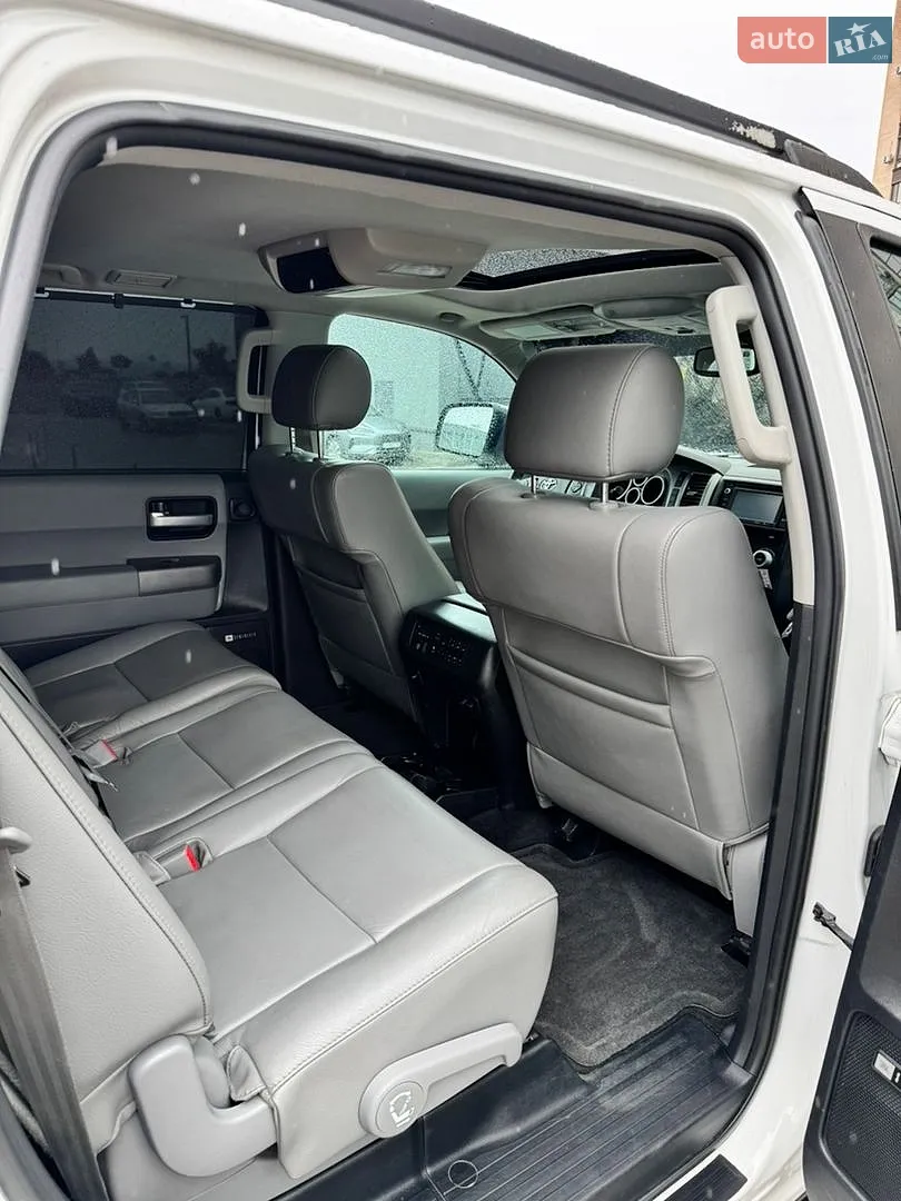 2014 Toyota Sequoia - мініатюра 12