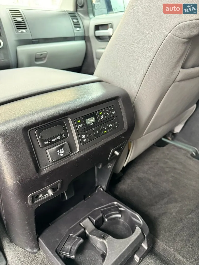 2014 Toyota Sequoia - мініатюра 14