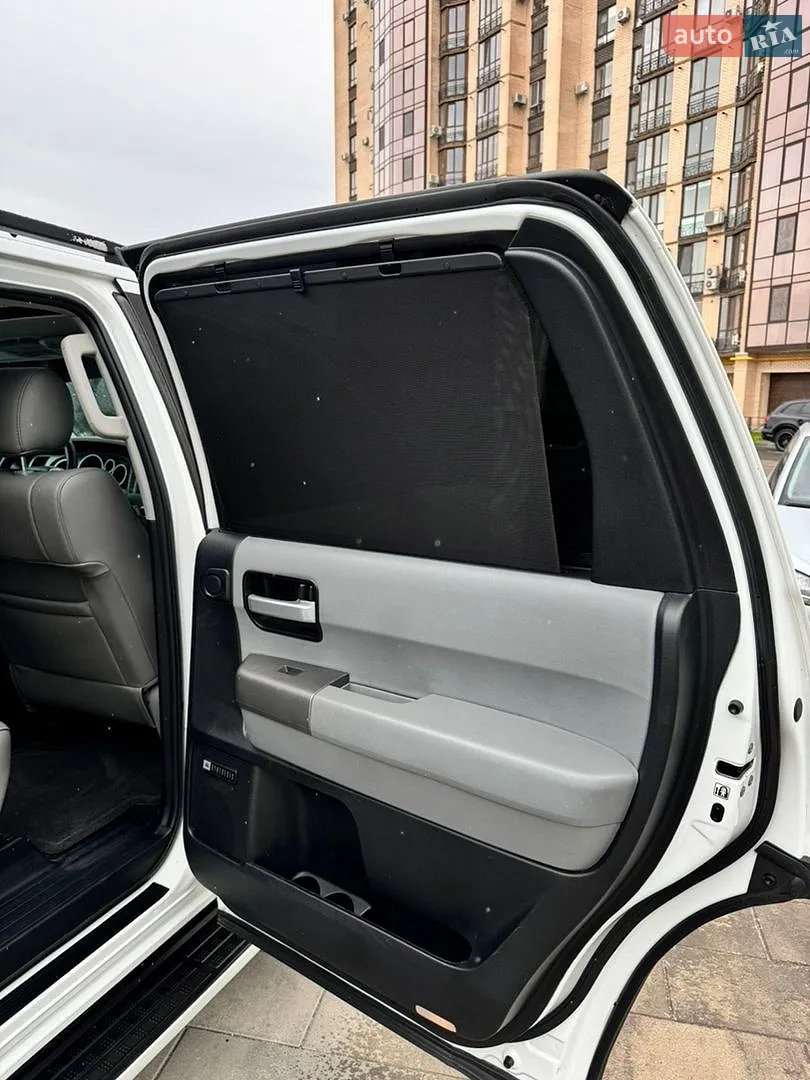 2014 Toyota Sequoia - мініатюра 15
