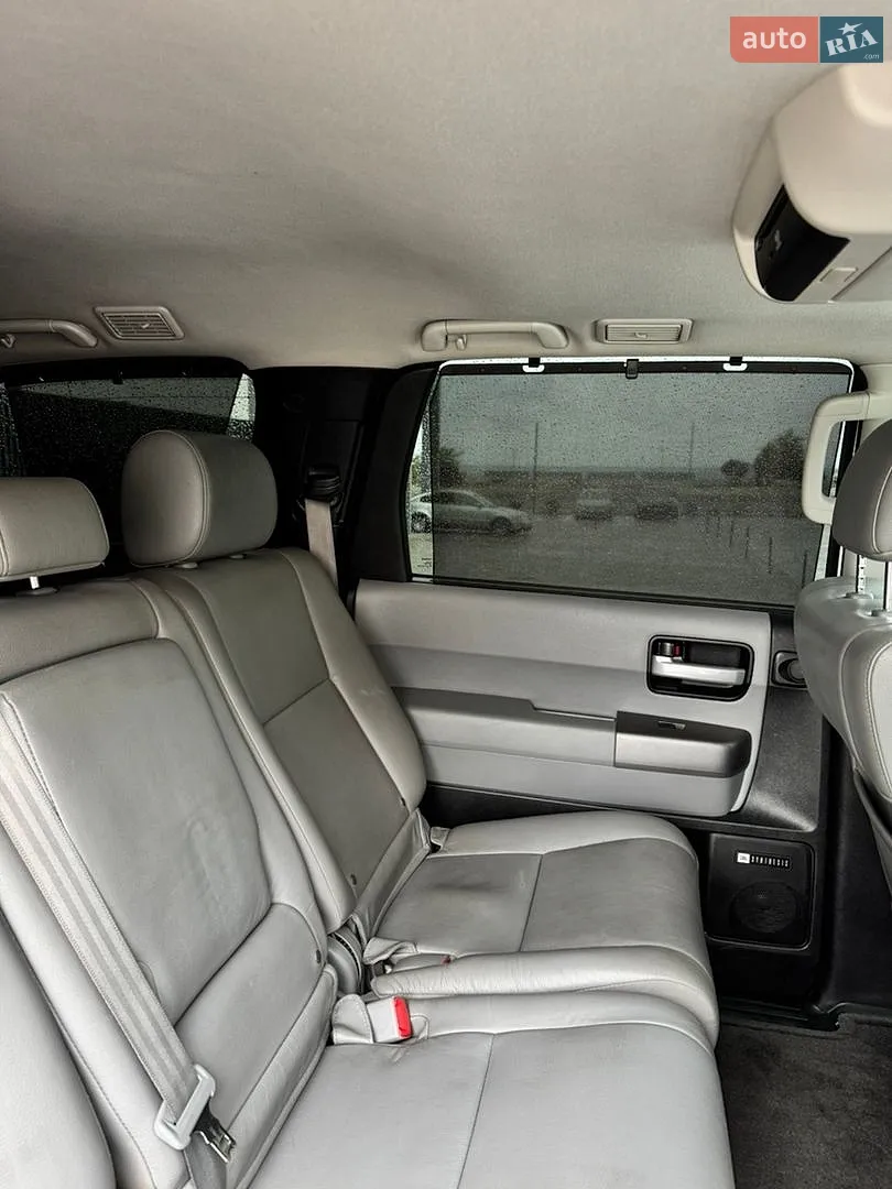 2014 Toyota Sequoia - мініатюра 18