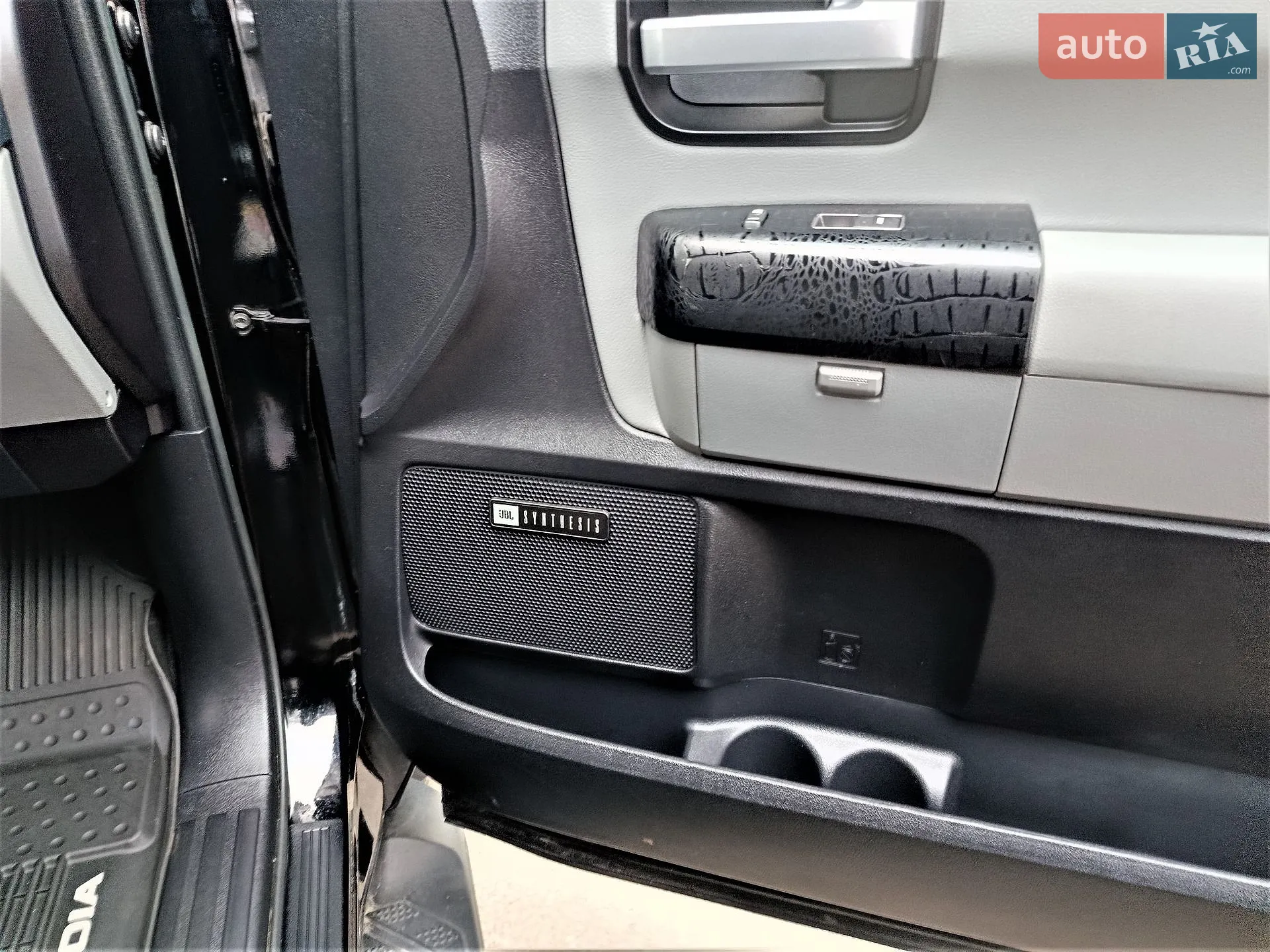 2018 Toyota Sequoia - мініатюра 15