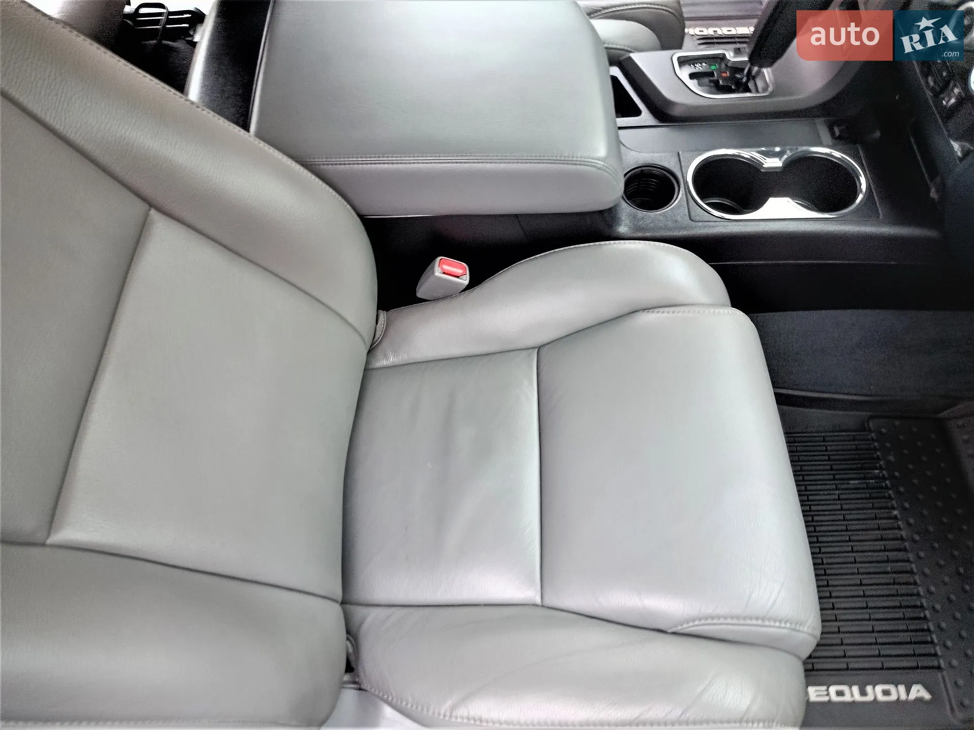 2018 Toyota Sequoia - мініатюра 17