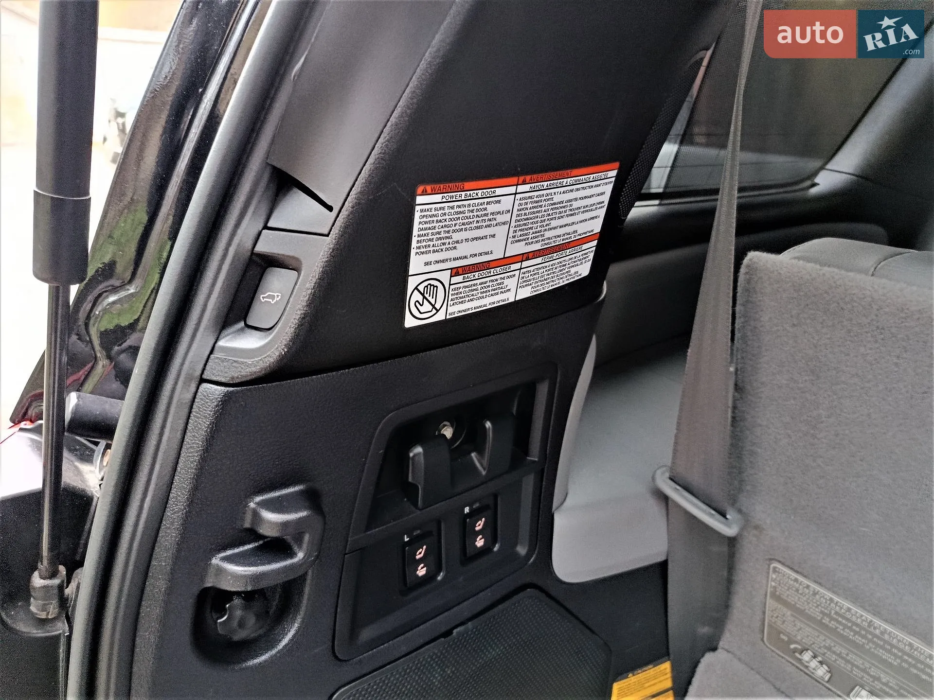 2018 Toyota Sequoia - мініатюра 18