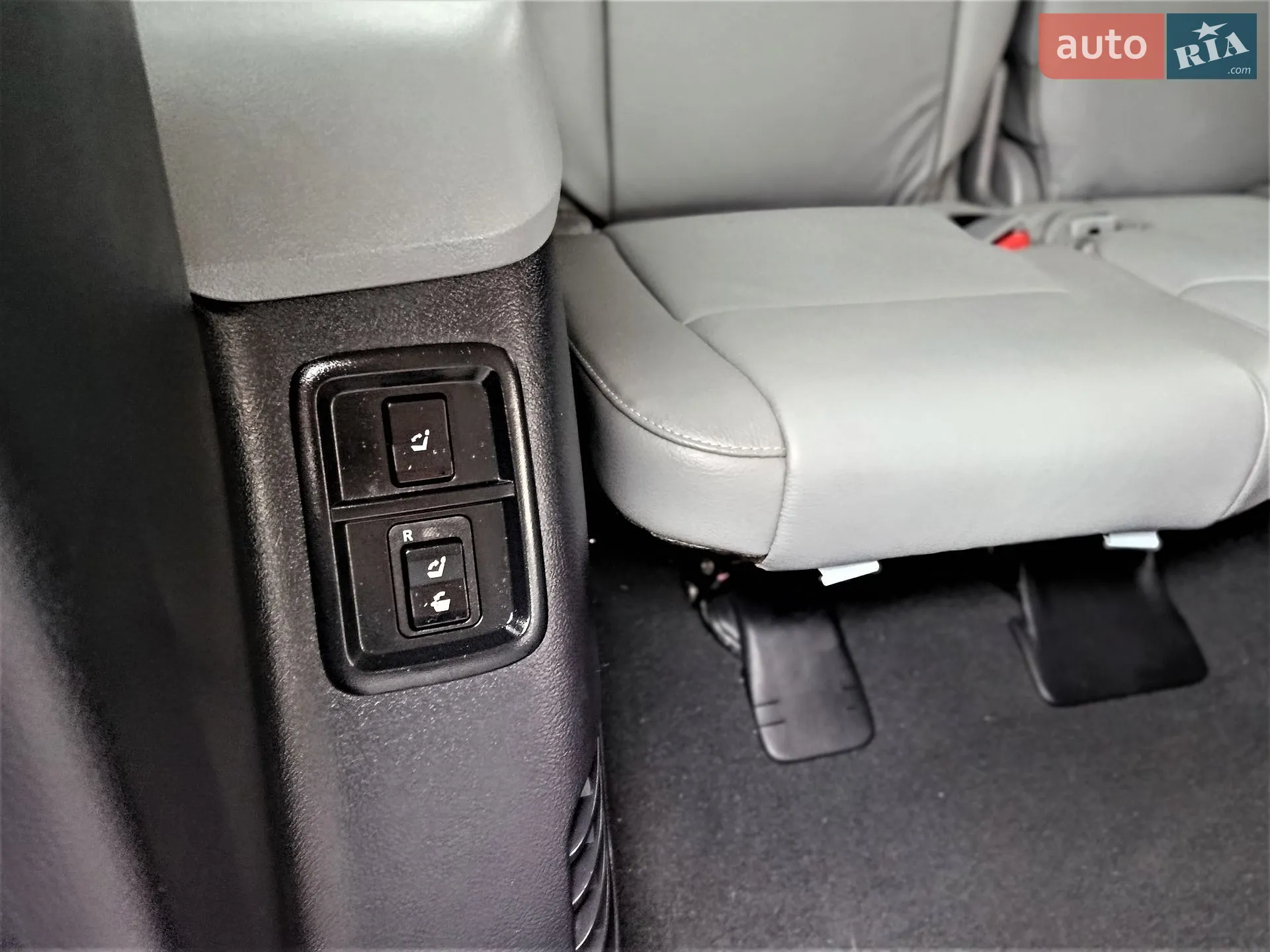 2018 Toyota Sequoia - мініатюра 33