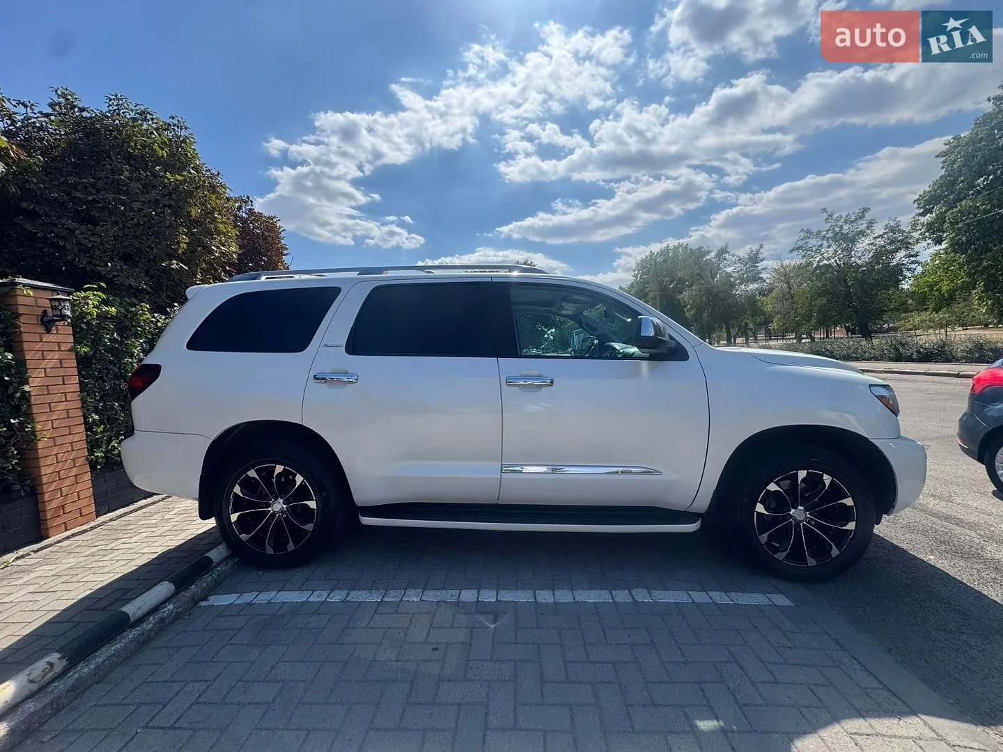 2014 Toyota Sequoia - мініатюра 3