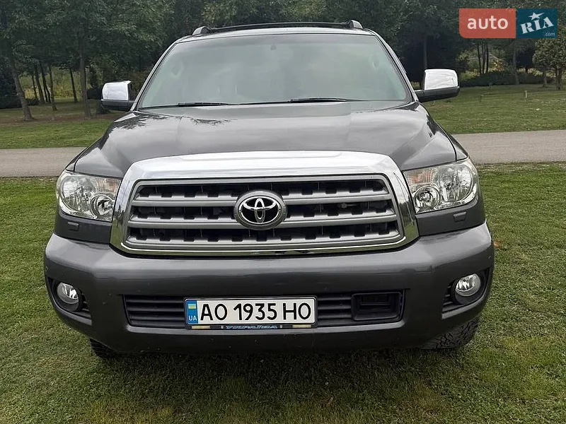Toyota Sequoia