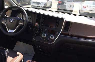 Минивэн Toyota Sienna 2018 в Краматорске