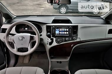 Минивэн Toyota Sienna 2011 в Одессе