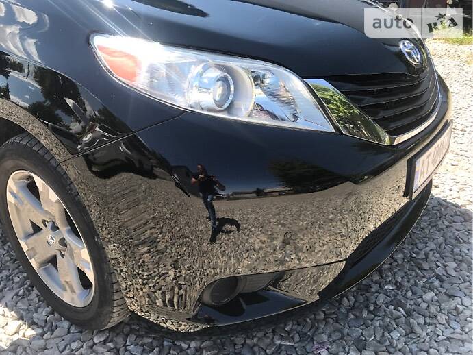 Минивэн Toyota Sienna 2013 в Калуше