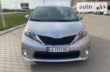 Минивэн Toyota Sienna 2017 в Киеве