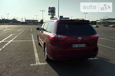 Мінівен Toyota Sienna 2015 в Одесі