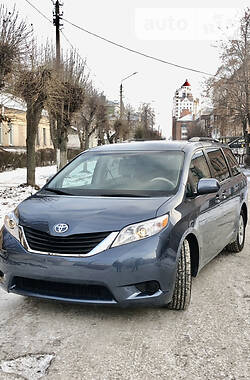 Универсал Toyota Sienna 2014 в Белой Церкви