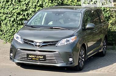 Мінівен Toyota Sienna 2020 в Києві