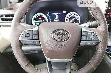 Минивэн Toyota Sienna 2021 в Киеве