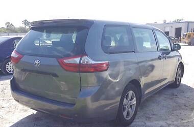 Мінівен Toyota Sienna 2014 в Львові