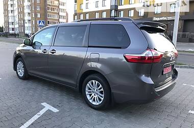 Мінівен Toyota Sienna 2017 в Луцьку