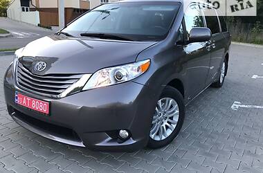 Мінівен Toyota Sienna 2017 в Луцьку