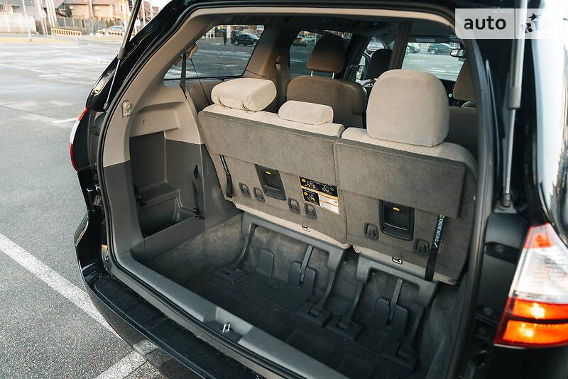 Минивэн Toyota Sienna 2018 в Киеве