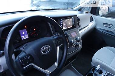 Минивэн Toyota Sienna 2016 в Киеве