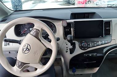 Минивэн Toyota Sienna 2014 в Ивано-Франковске