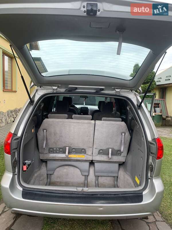 Універсал Toyota Sienna 2006 в Сокалі