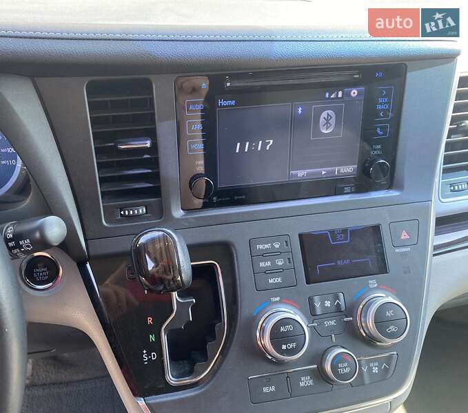 Минивэн Toyota Sienna 2017 в Николаеве