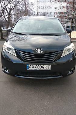 Мінівен Toyota Sienna 2010 в Харкові