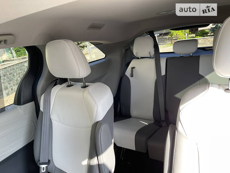 Мінівен Toyota Sienna 2020 в Одесі
