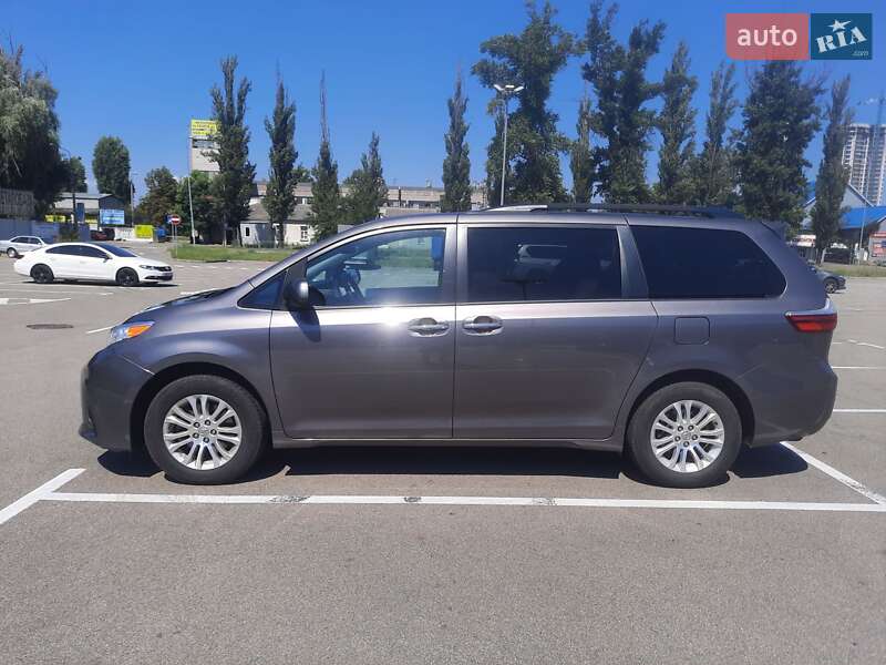 Минивэн Toyota Sienna 2015 в Киеве фото 3 Минивэн Toyota Sienna 2015 в Киеве