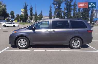 Минивэн Toyota Sienna 2015 в Киеве