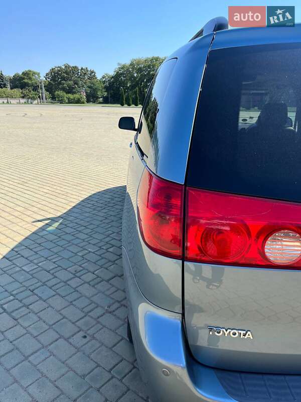 Минивэн Toyota Sienna 2007 в Одессе