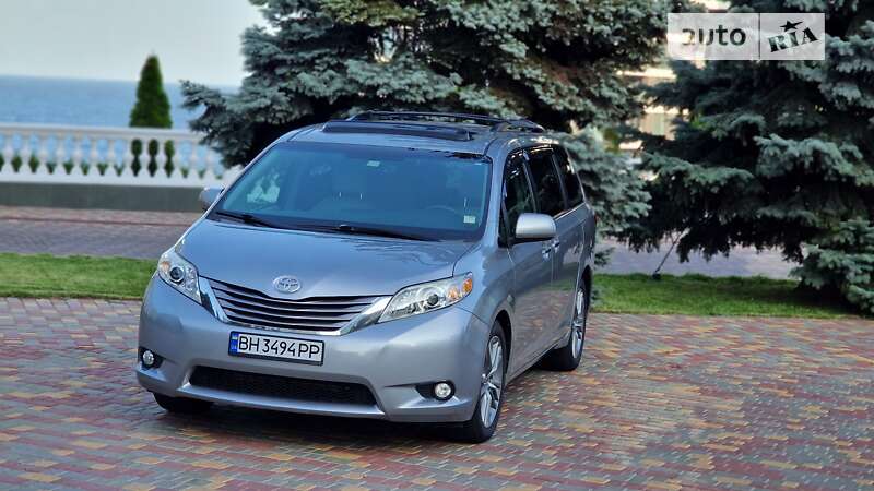 Toyota Sienna 2016