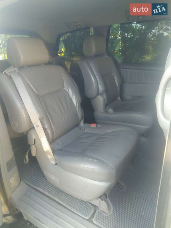 Мінівен Toyota Sienna 2005 в Лозовій