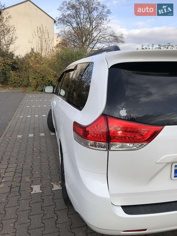 Мінівен Toyota Sienna 2012 в Мукачевому фото 8 Мінівен Toyota Sienna 2012 в Мукачевому