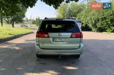 Минивэн Toyota Sienna 2007 в Ровно