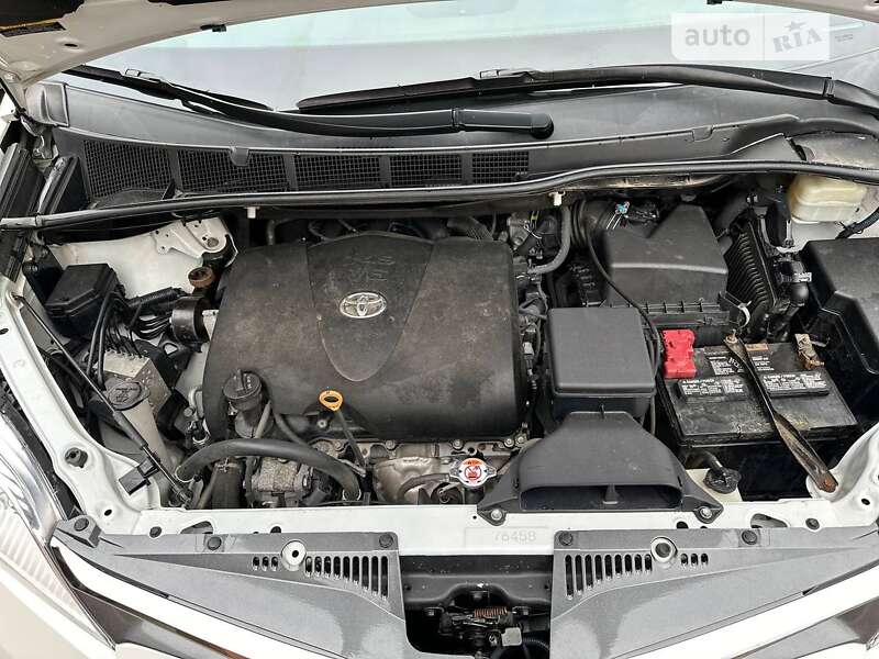 Минивэн Toyota Sienna 2018 в Одессе