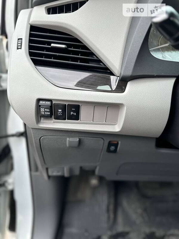 Минивэн Toyota Sienna 2018 в Одессе