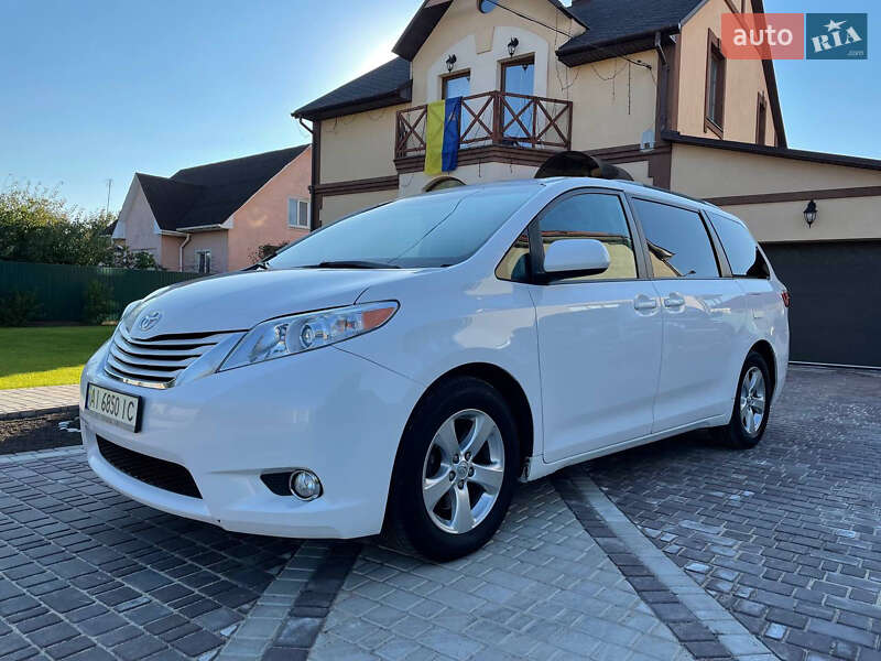 Toyota Sienna 2016