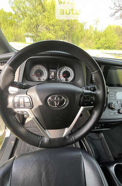 Мінівен Toyota Sienna 2016 в 