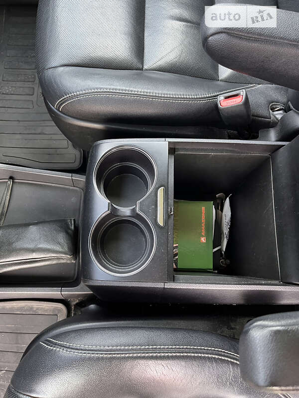 Минивэн Toyota Sienna 2016 в Днепре