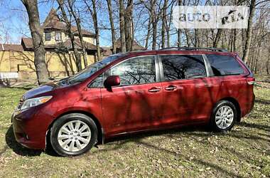 Мінівен Toyota Sienna 2014 в Запоріжжі