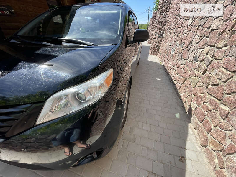 Мінівен Toyota Sienna 2016 в Житомирі фото 5 Мінівен Toyota Sienna 2016 в Житомирі