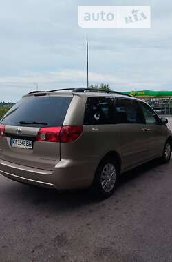 Минивэн Toyota Sienna 2006 в Ровно