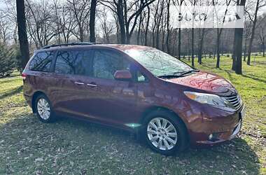 Мінівен Toyota Sienna 2014 в Запоріжжі