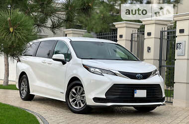 Мінівен Toyota Sienna 2021 в Одесі