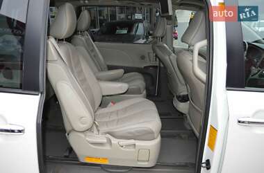 Минивэн Toyota Sienna 2013 в Львове