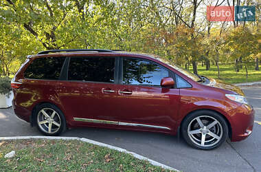 Мінівен Toyota Sienna 2016 в Одесі