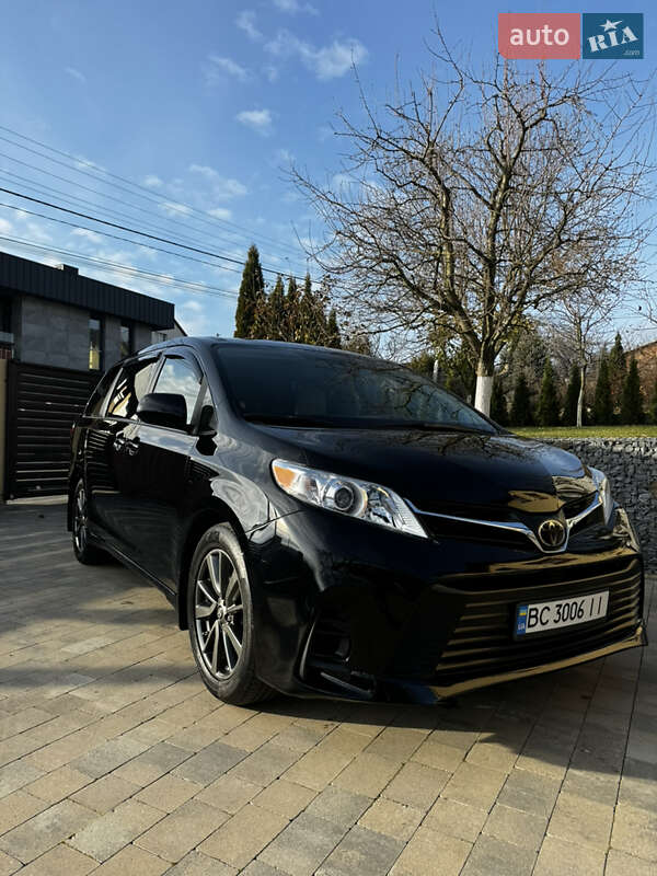 Toyota Sienna 2019